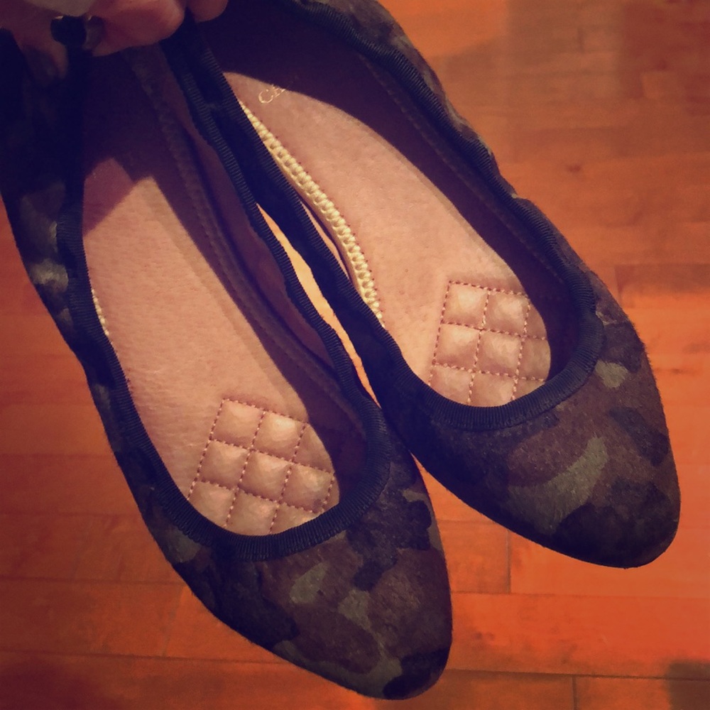 Vince Camuso camo ballet flats
